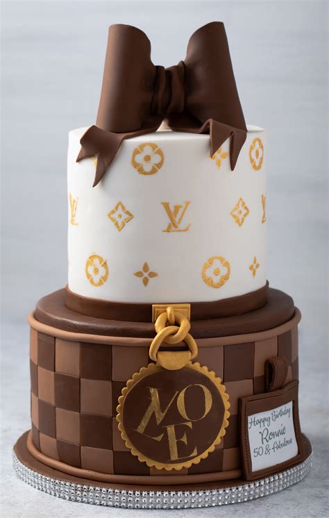 louis vuitton logo cake